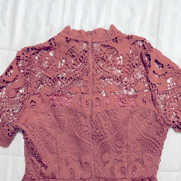 Size 6 Mauve colored,crochet and lace dress. - Picture 3 of 10